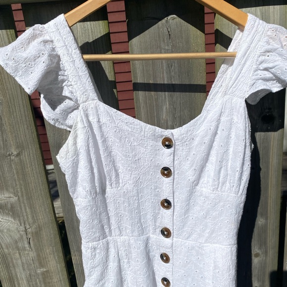 White eyelet lace cropped jumpsuit - Picture 5 of 5